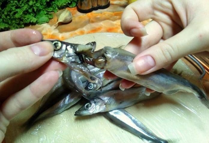 чистка мойвы