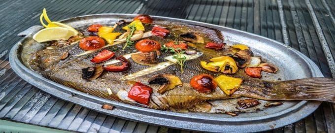 камбала с овощами