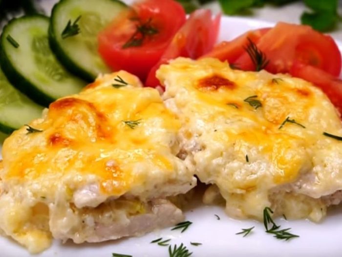 минтай запеченный в омлете с сыром