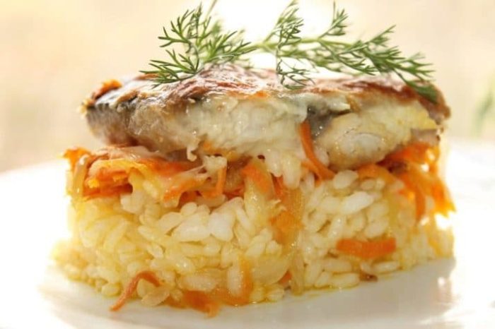 рыба минтай с рисом