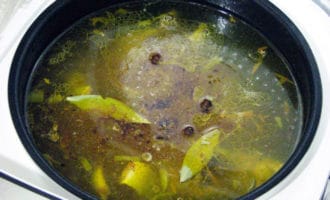 варка ухи из скумбрии в мультиварке