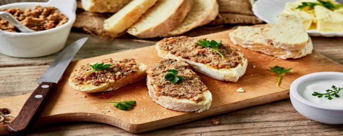 паштет на хлебе