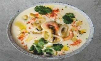суп с кальмарами