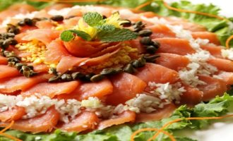 вкусный салат с рыбой