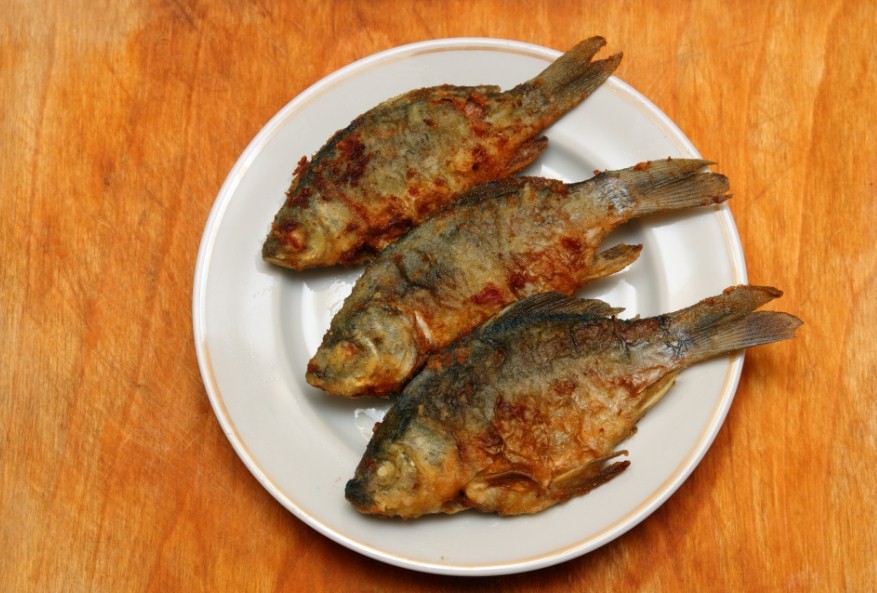 караси жареные