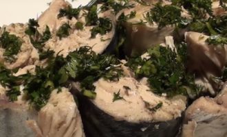 подача рыбы с укропом