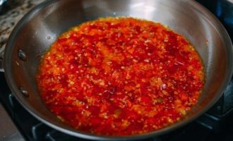 смесь с чили настаивается
